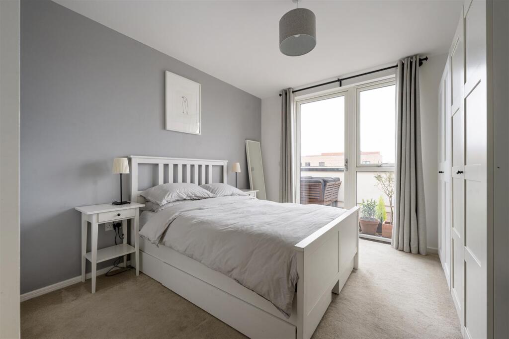 Apartment in London - View 6