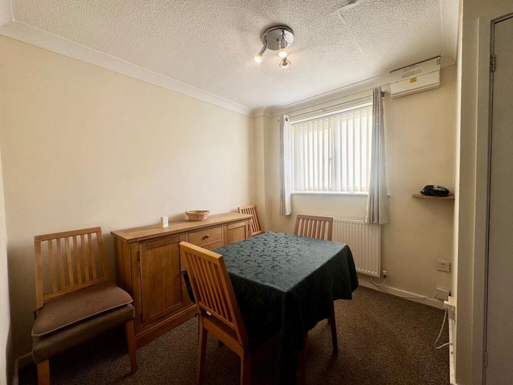 Furness Grove, Stafford, Staffordshire, ST17 photo 4