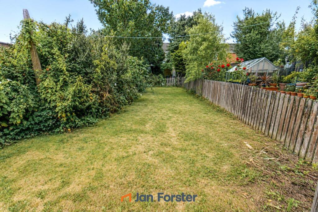 House in North Tyneside, Monkseaton - More