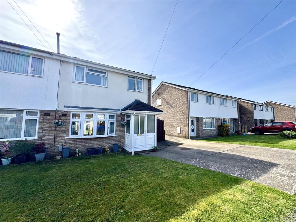 Main image of property: Lapwing Avenue, Caldicot