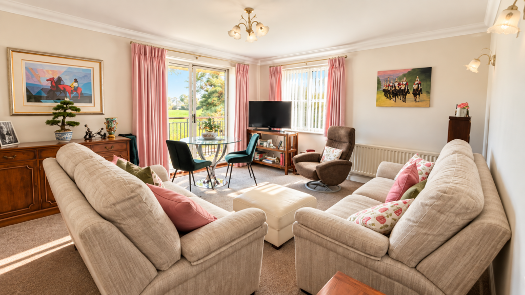 Apartment in Eastleigh, Hound - View 5