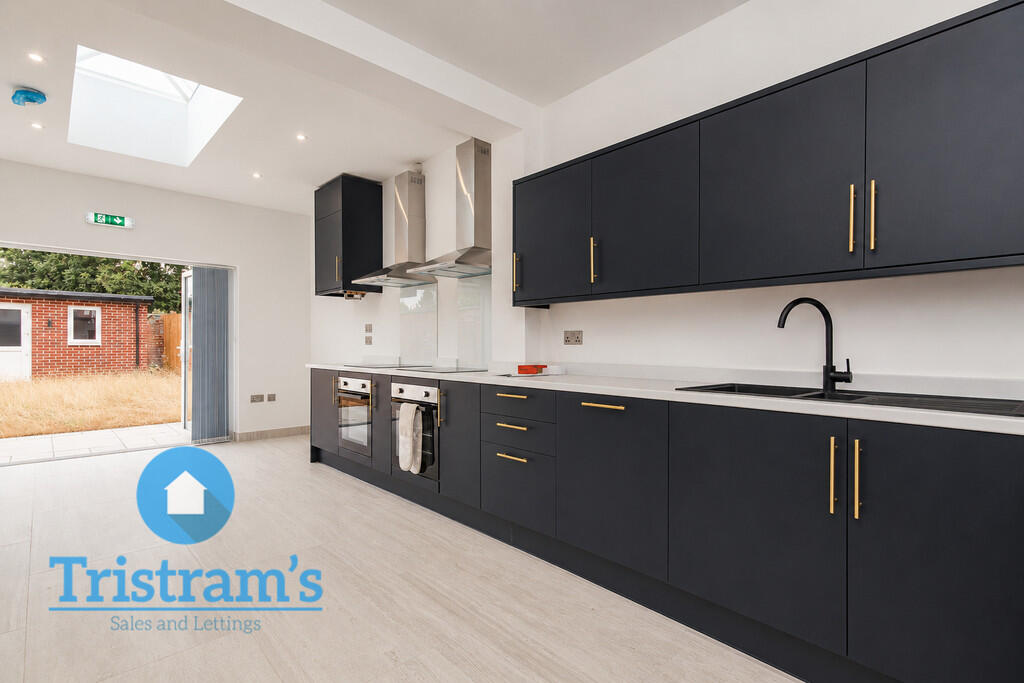 House in Nottingham - View 5
