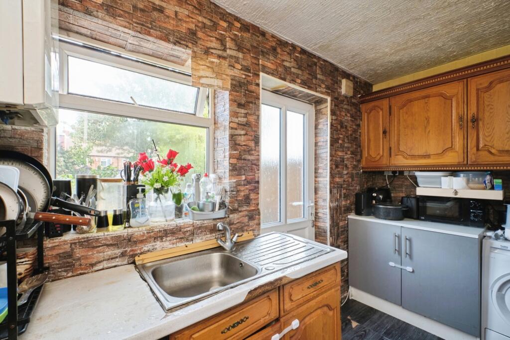 House in Birmingham, West Midlands - More