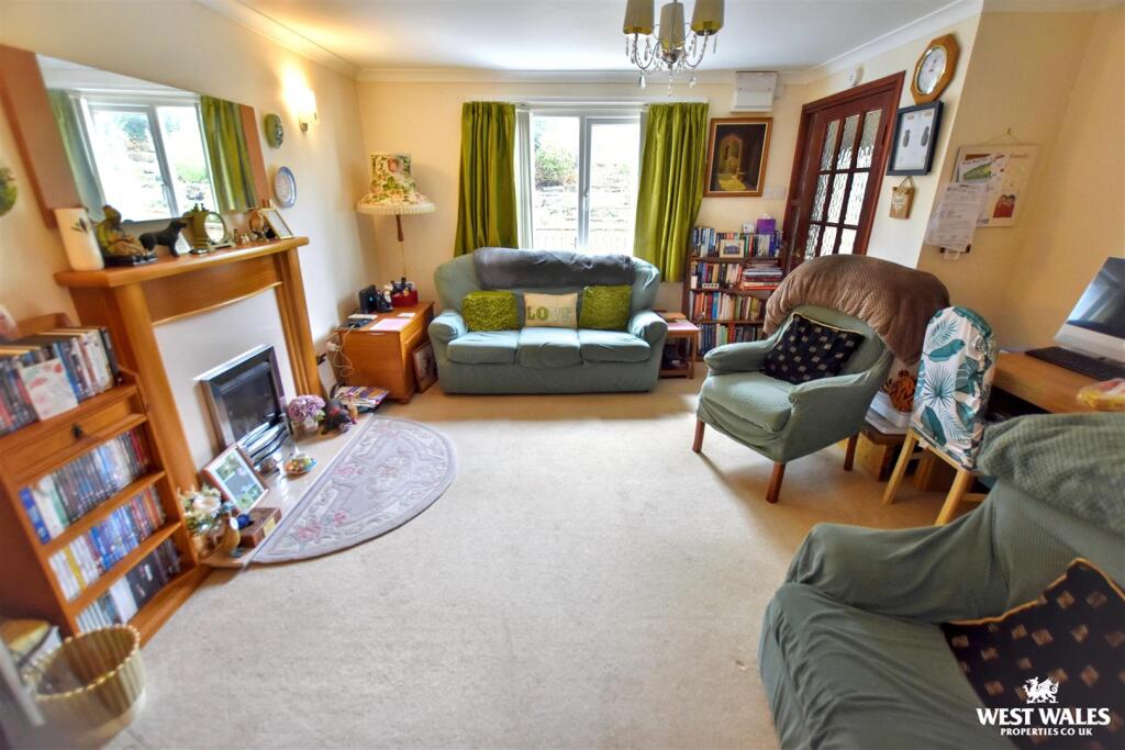 House in Pembroke Dock, Pembrokeshire - View 5