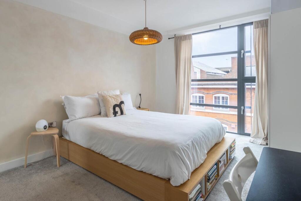 Apartment in Birmingham, West Midlands - More