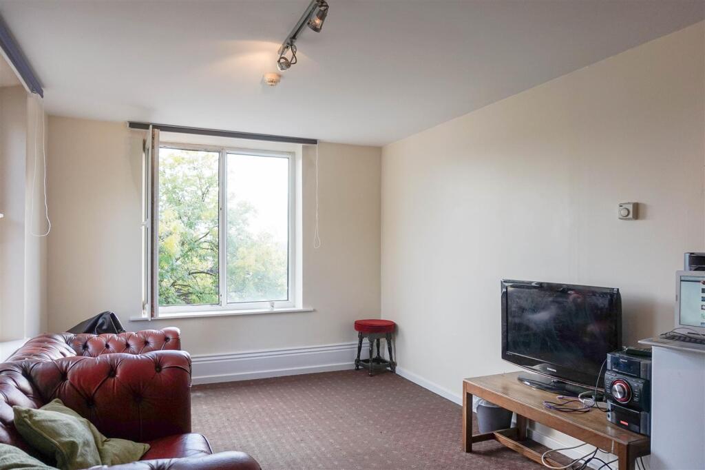 Apartment in Leeds - View 4