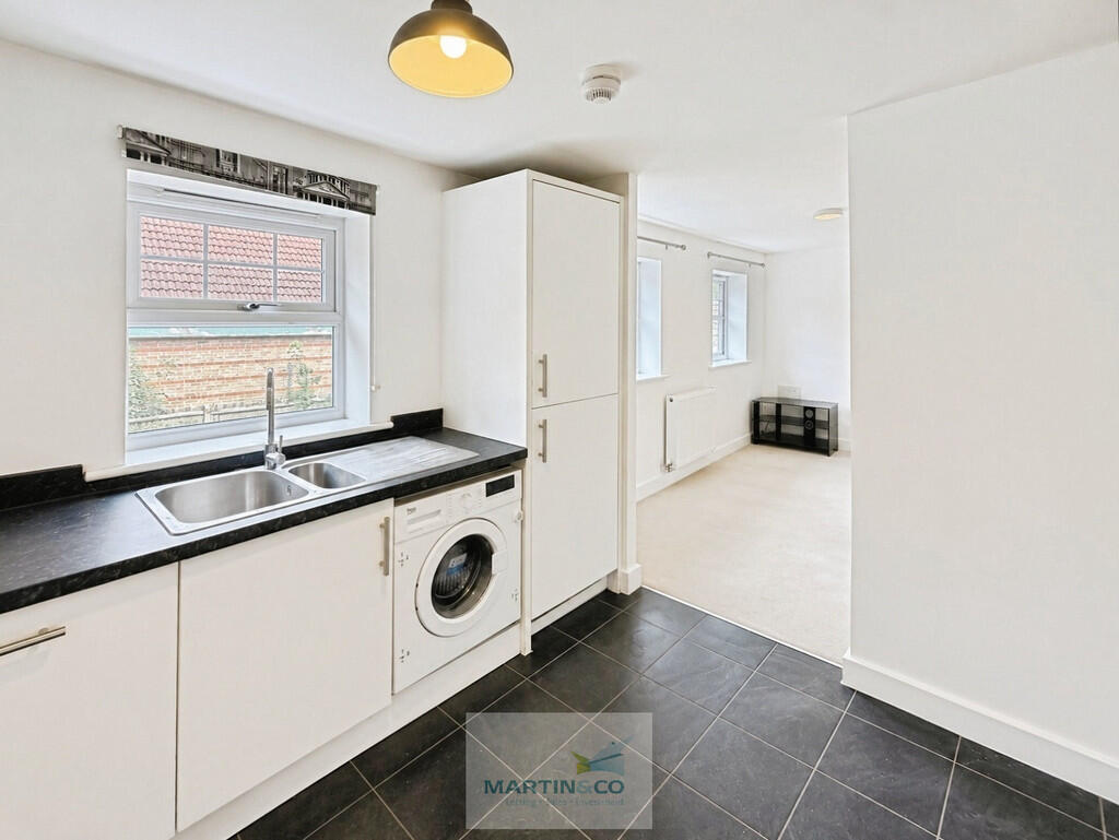 Apartment in St Albans - More