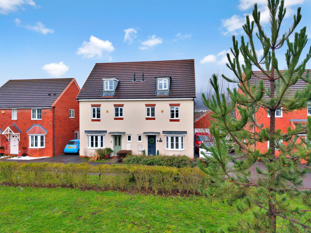 4-bed semi-detached on #WelcomeHome to: Sentinel Close, St Johns, Worcester, WR2, £335,000