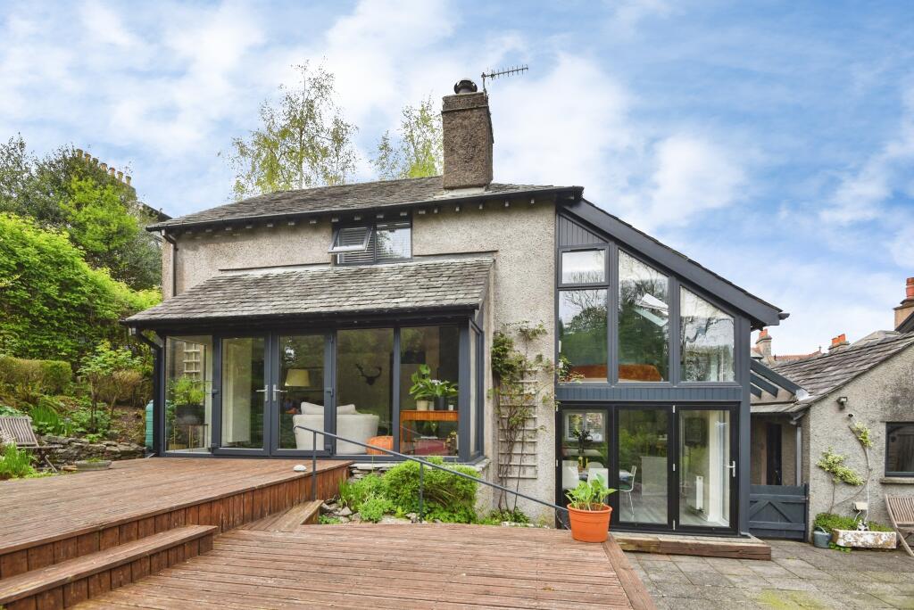 4 bedroom detached house for sale in Gillinggate, Kendal, LA9