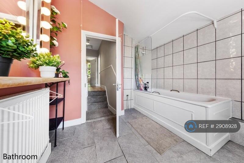 1 bedroom house share for rent