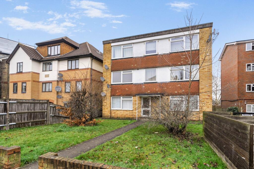 Main image of property: Avenue Road, South Norwood, London, SE25