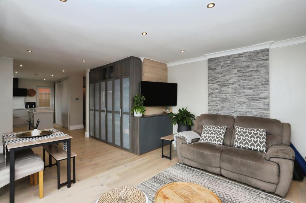 Balmoral Way, Weston-Super-Mare, BS22 photo 4