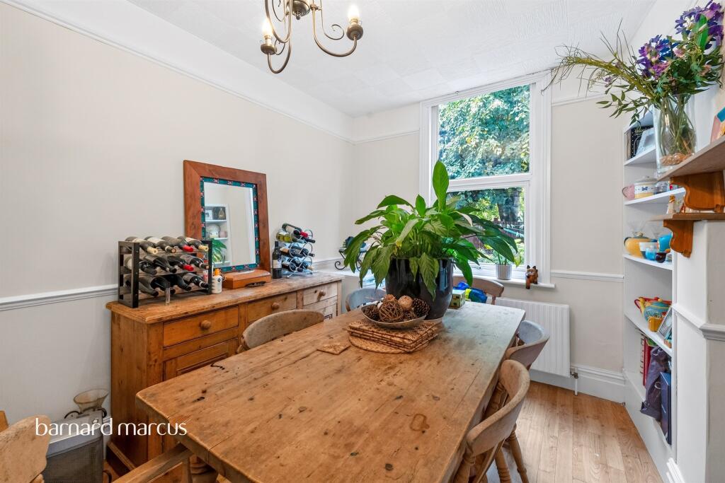 House in London, Park Royal - View 5