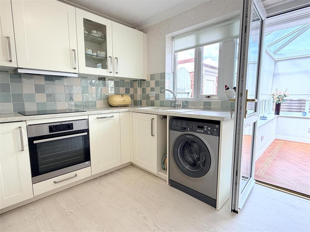 Greenwood Close, Lytham photo 4