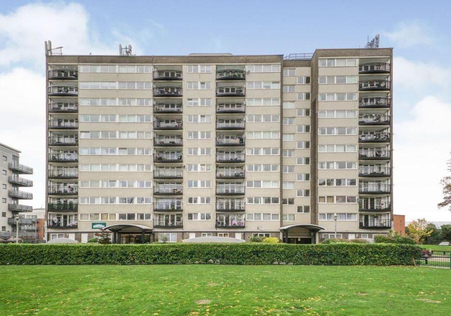 Main image of property: Flat 88 Greenwich Heights, Master Gunner Place, Charlton, London, SE18 4NP