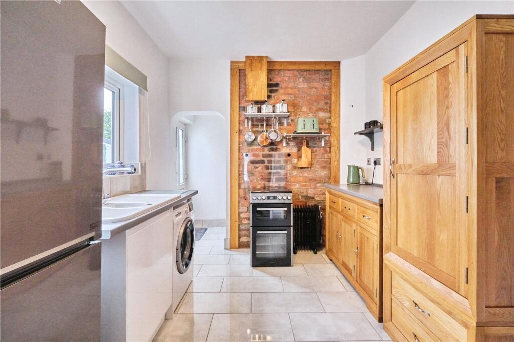 House in Wolverhampton, Penn - View 4