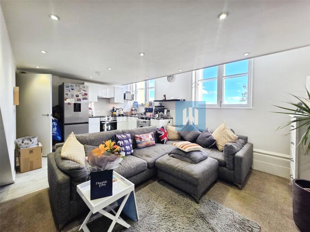 Apartment in Wakefield - View 5