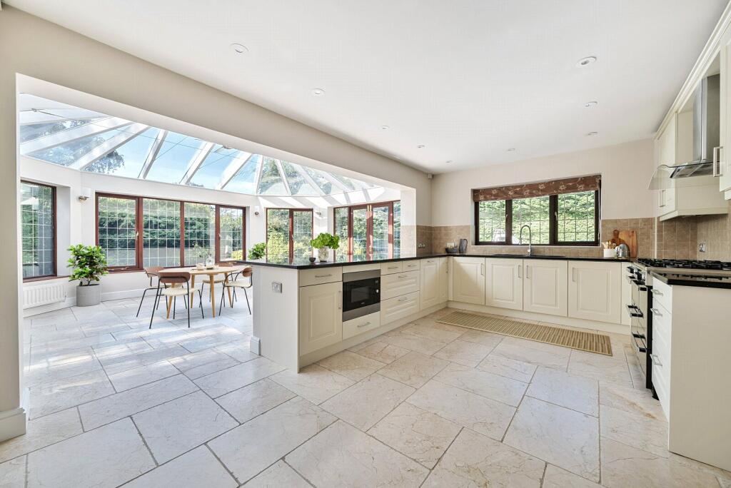 House in Elmbridge, Surrey - View 4
