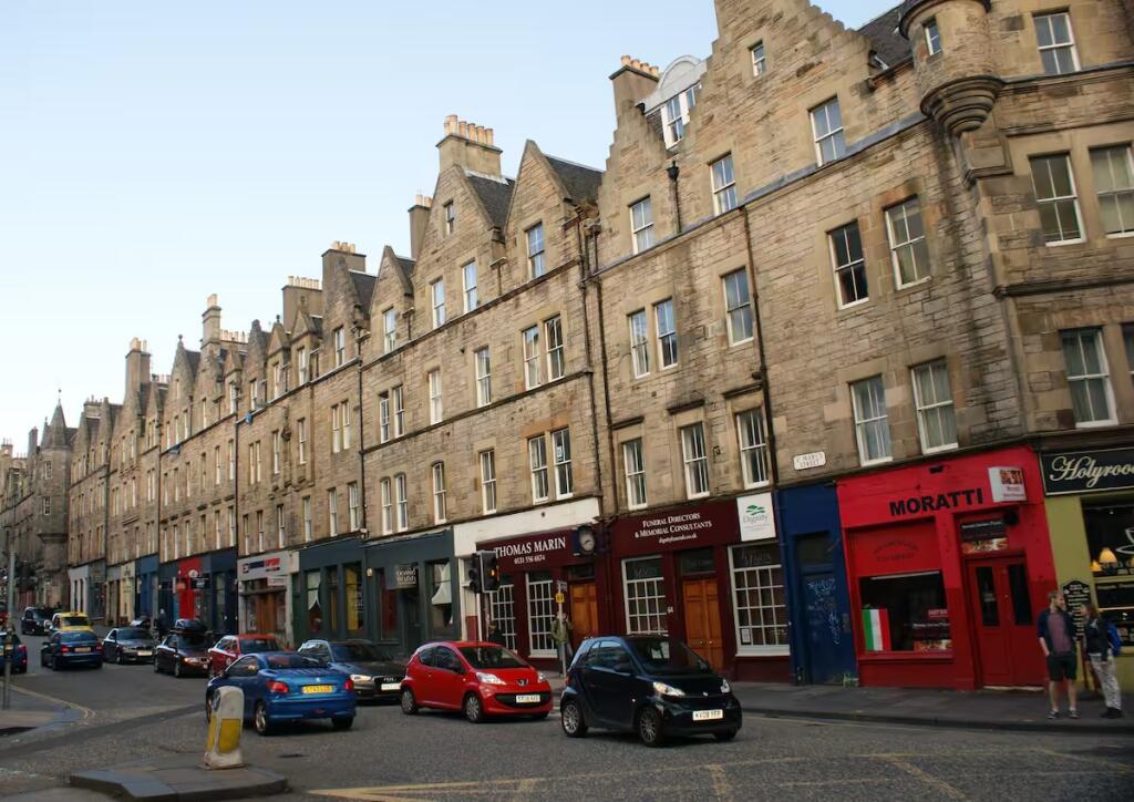 Main image of property: 60 1f3 St Mary's Street, Old Town, Edinburgh, EH1 1SX