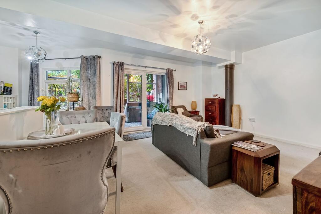 Apartment in Bolton, Greater Manchester - View 4