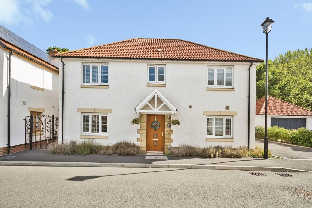 4-bed detached on Northfield, Yetminster, Sherborne, £465,000