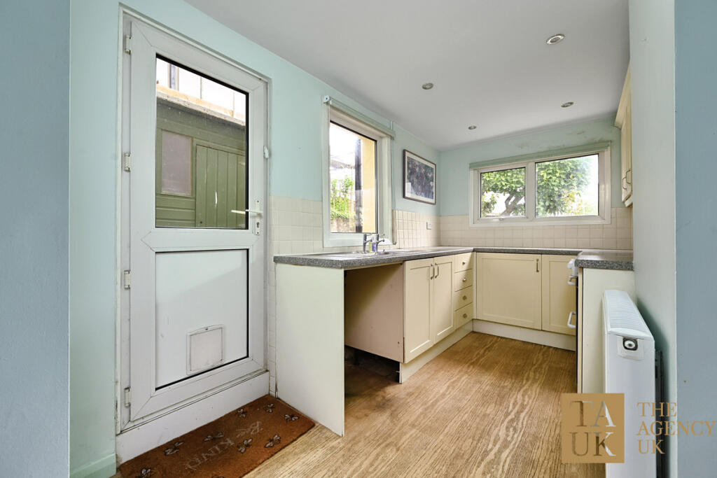 Bentham Road, Brighton, BN2 – další