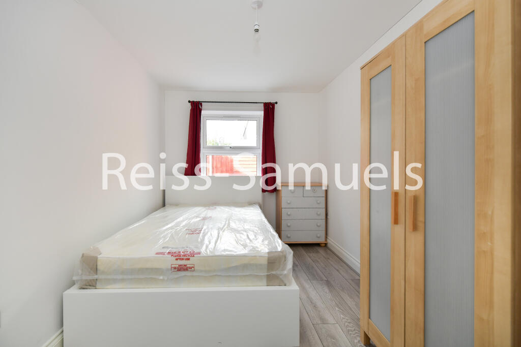 6 bedroom terraced house for rent