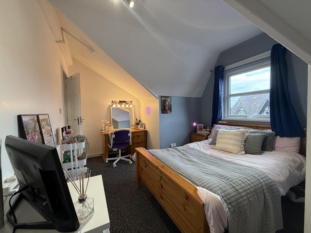 House in Leeds, Hyde Park - View 5