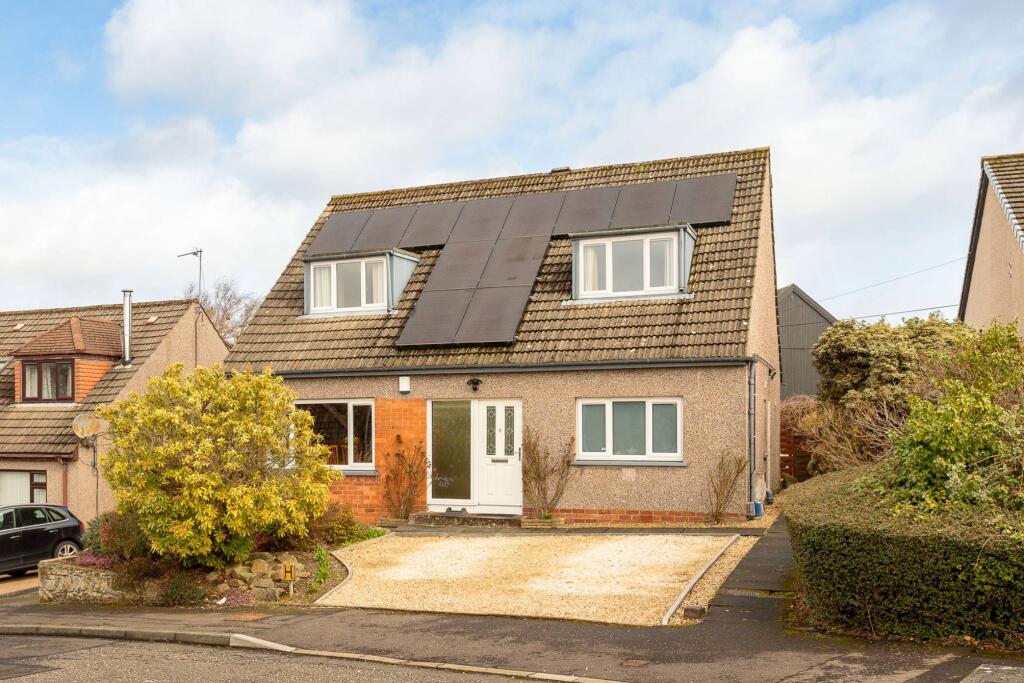 Main image of property: 11 Canmore Grove, Dunfermline, KY12 0JT