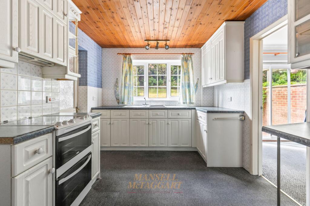 House in Redhill - View 5