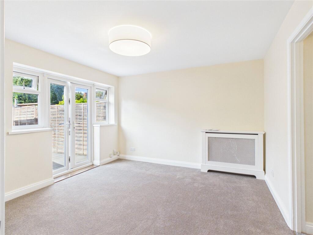 Apartment in Reigate and Banstead, Merstham - View 3