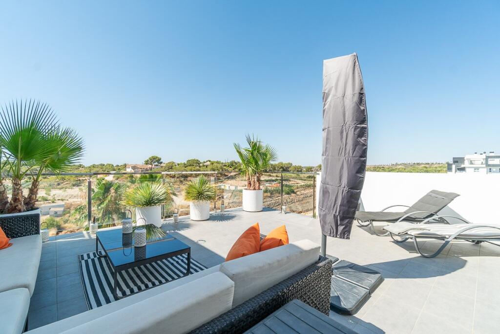 Main image of property: Valencia, Alicante, Villamartin