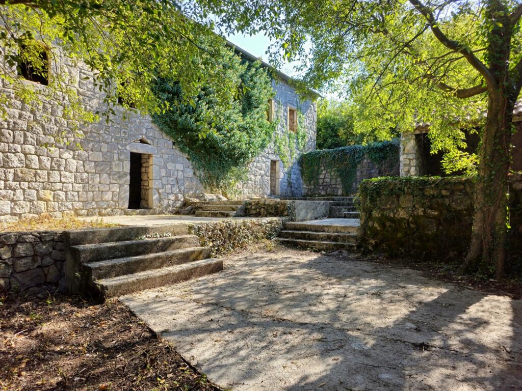 Main image of property: Kotor