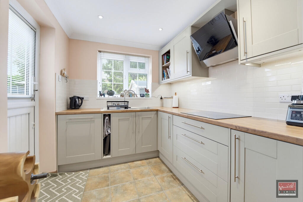 House in Spelthorne, Surrey - More