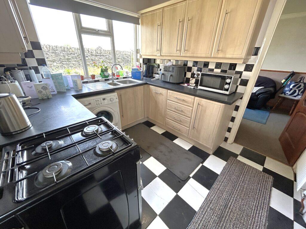 House in Kirklees, Towngate, Mirfield - View 5