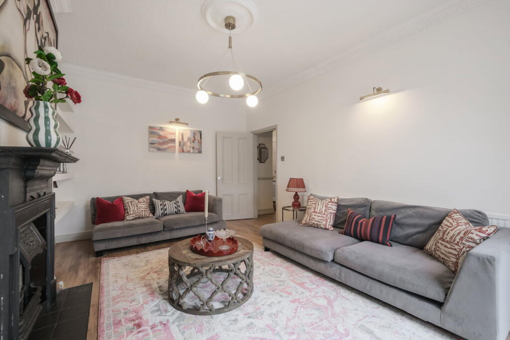 3-bed flat on Dean Road, London, NW2, £725,000