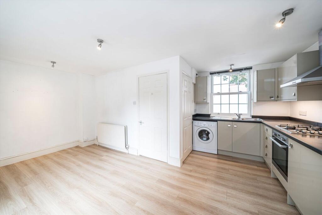 House in London - View 5
