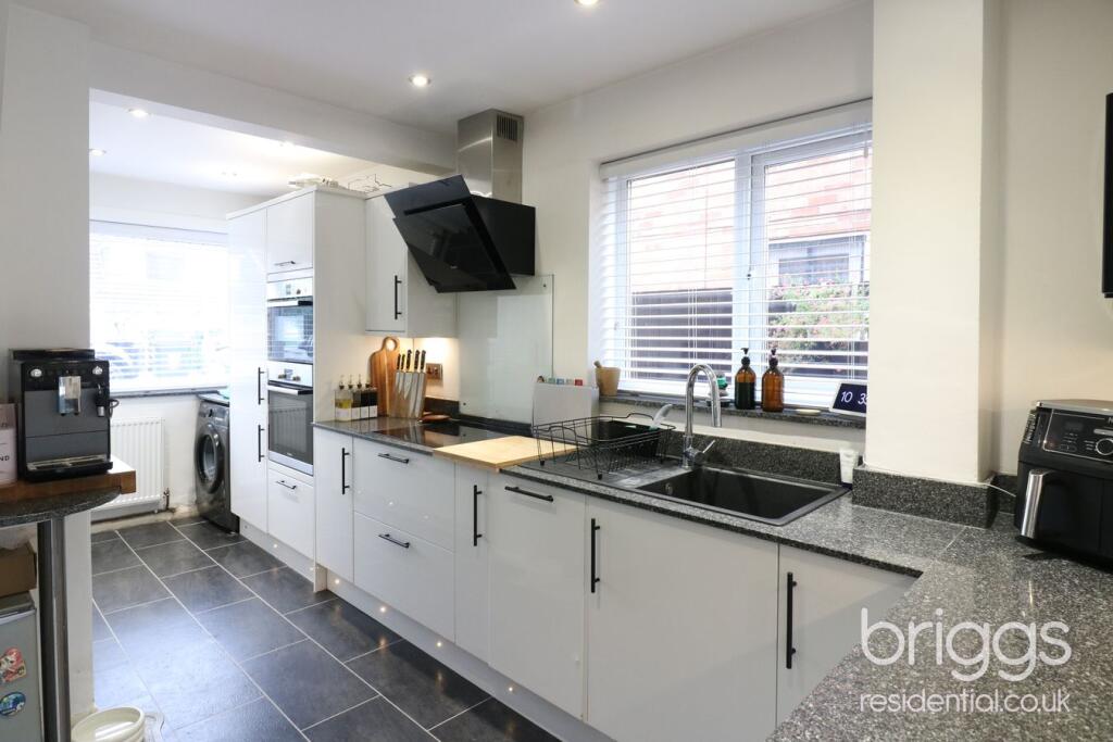 House in South Kesteven, Market Deeping - More