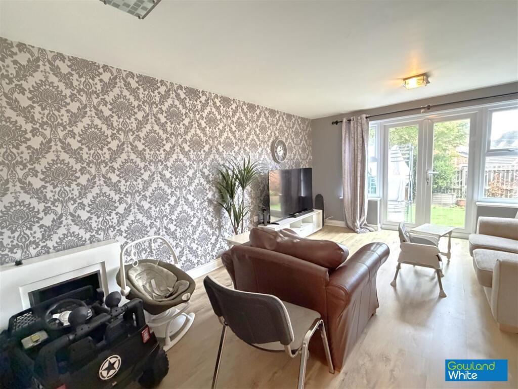 Fescue Close, Stockton-On-Tees, TS18 3UH photo 2