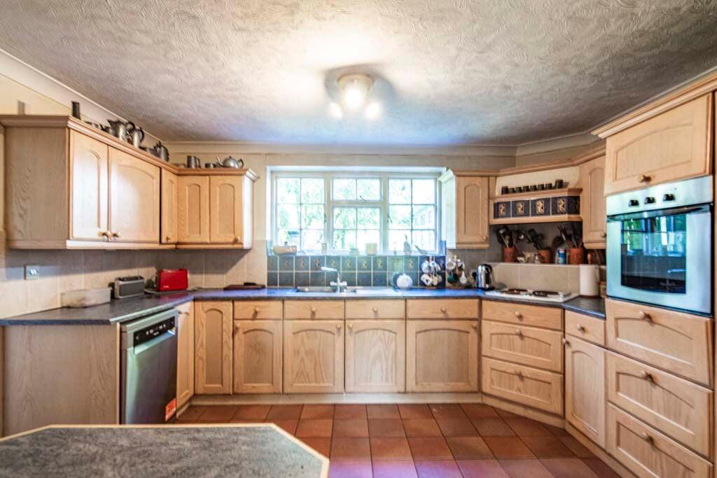 Honeycroft House, Upper Basildon photo 3
