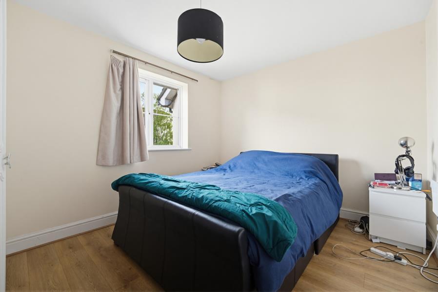 Apartment in London, London Borough of Brent - View 5
