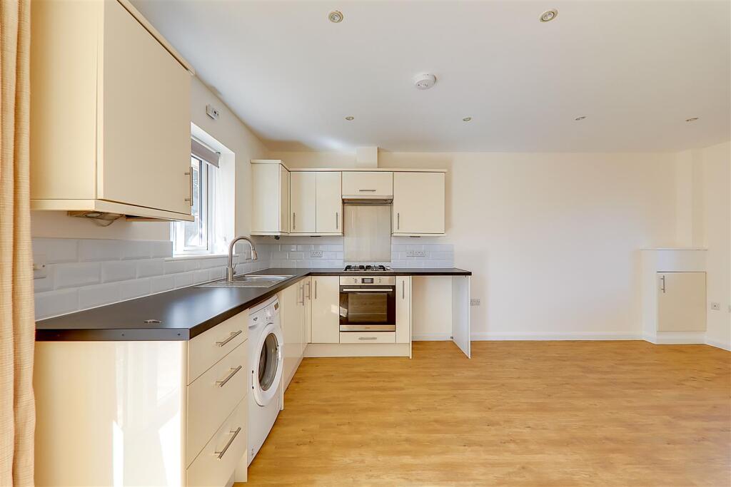 Penfold Road, Worthing, BN14 photo 4