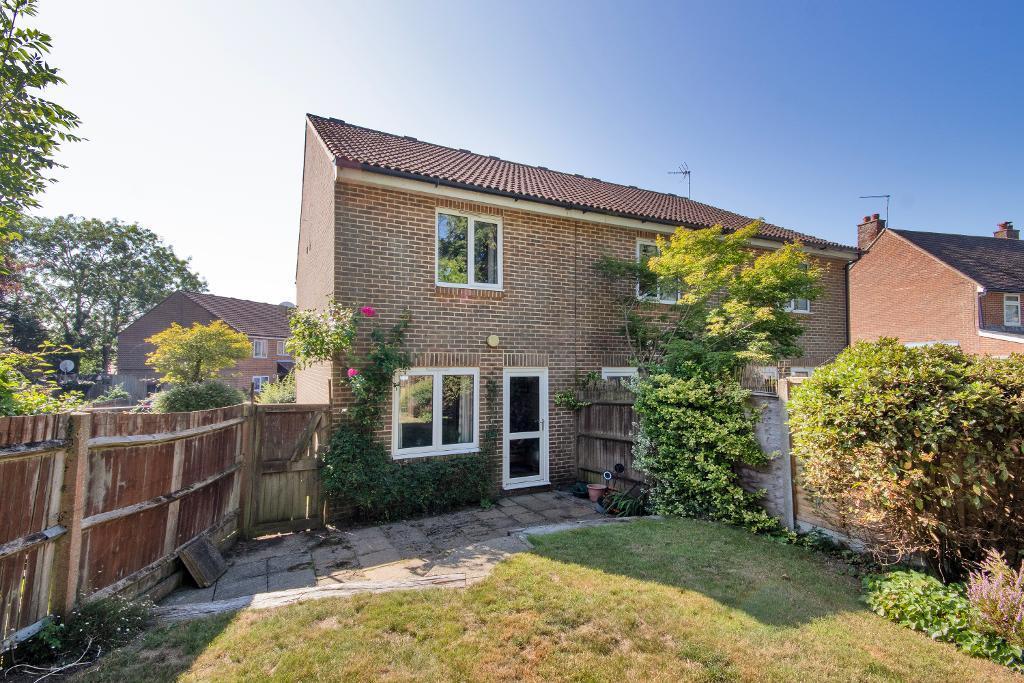 2-bed terraced on Goddards Close, Cranbrook, Kent, TN17 3LJ, £295,000