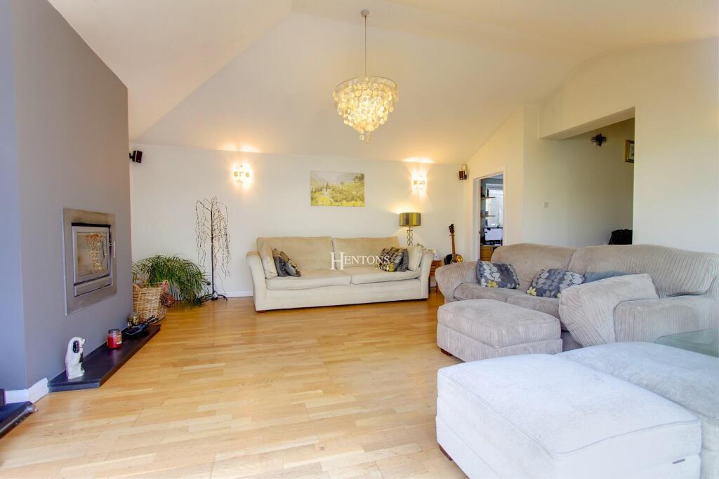 Holly Grove, Lisvane, Cardiff photo 3