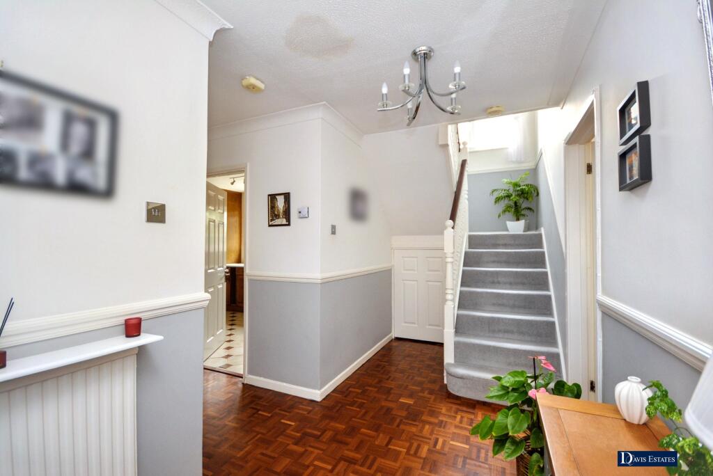 House in London - View 5