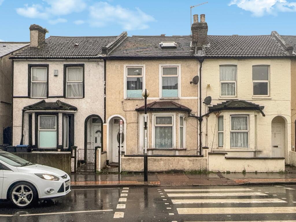 Main image of property: Whitehorse Road, Thornton Heath, CR7