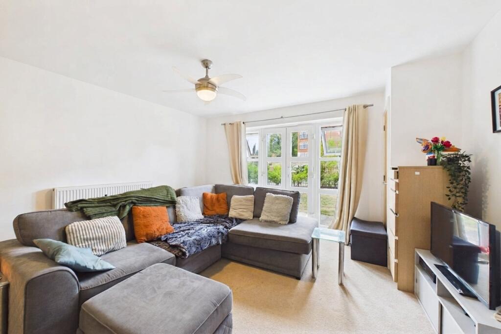 Apartment in Rushmoor, Hampshire - More
