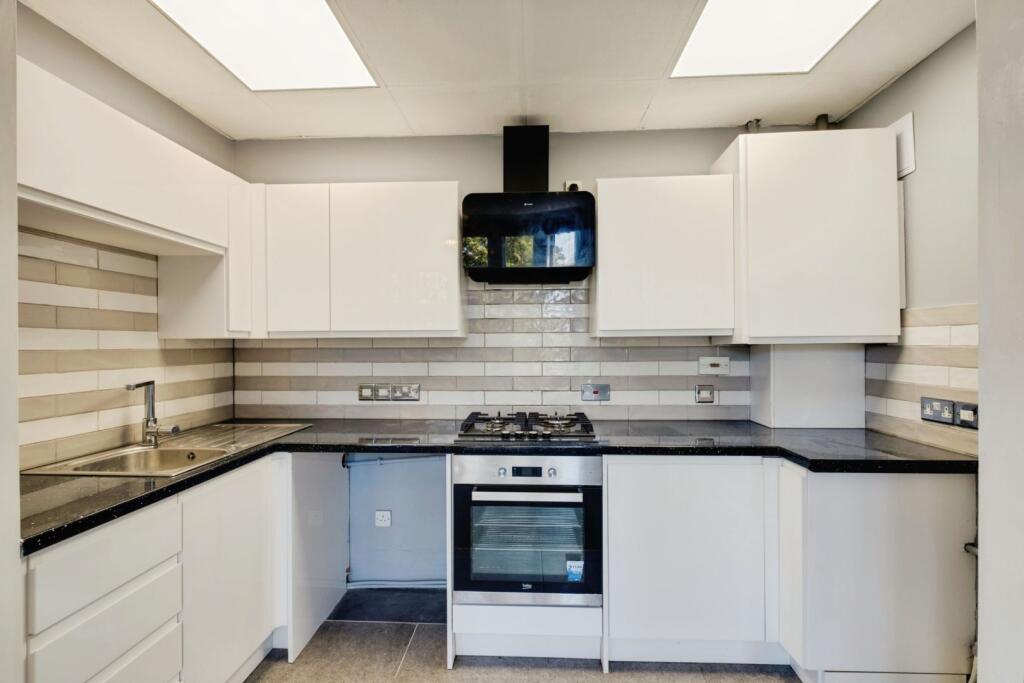 Main image of property: 4 Boscombe Spa Road, Bournemouth, BH5