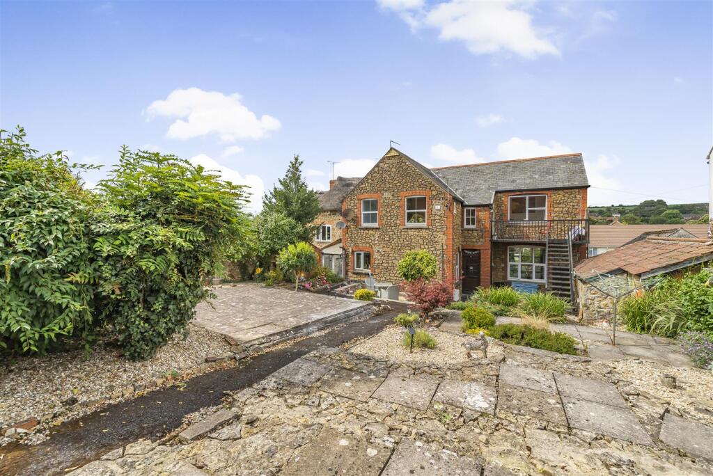 Main image of property: The Cross, Ilminster
