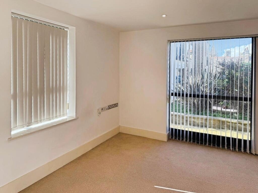 Apartment in Leeds - View 3